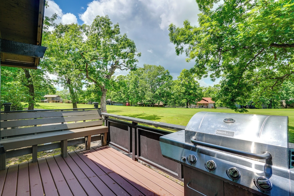 1 Mi to Margaritaville Resort: Cottage w Fire Pit - featured photo
