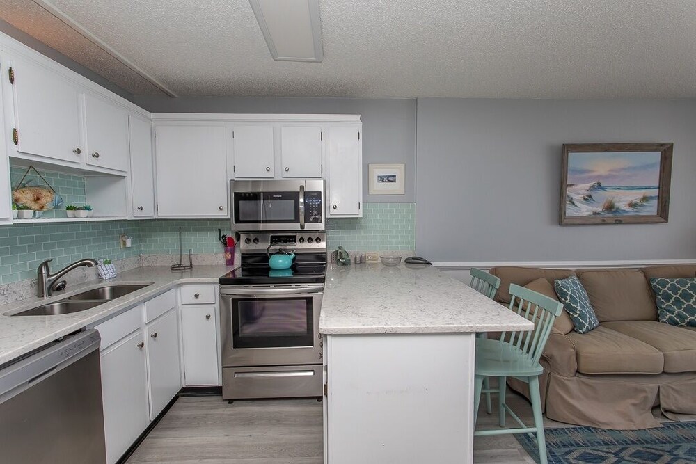 Royal Garden Resort 705 2 Bedroom Condo by RedAwning - photo 13