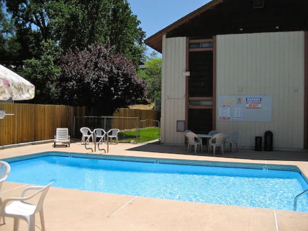 Jamestown Railtown Motel - photo 15