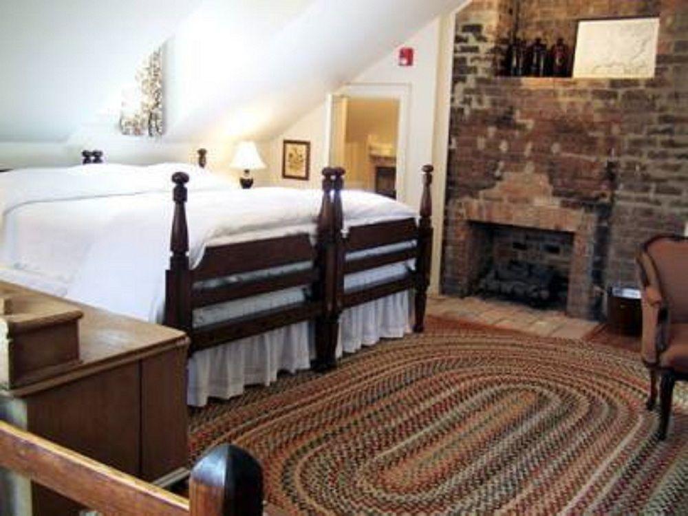The Inn at Bingham School - photo 13
