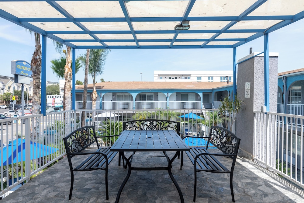 Hollywood City Inn - photo 37