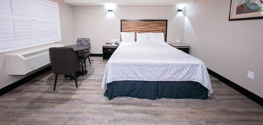 Diamond Bell Inn & Suites - photo 17