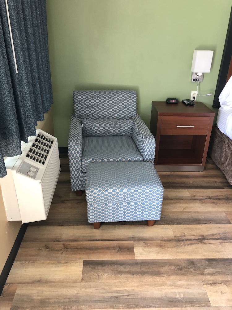 Knight's Inn Motel - photo 14