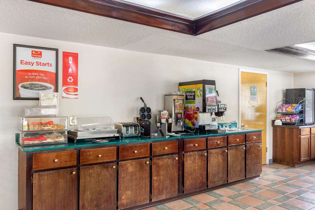 Econo Lodge Byron Warner Robins - photo 17