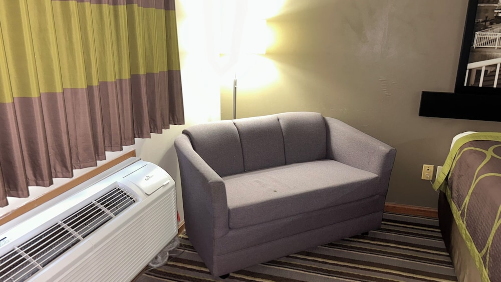 Super 8 by Wyndham Gilman - photo 13