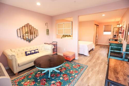 The Blue Buffalo Motel - photo 47