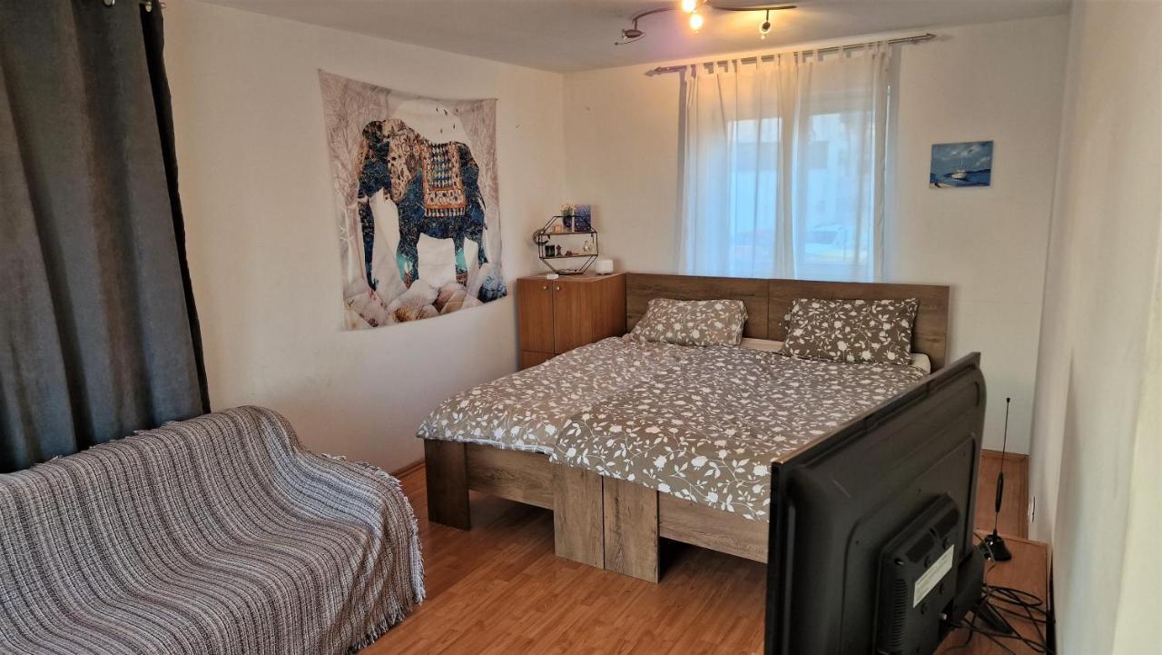 Simple 3 Room Apartment — Bakar — photo 4