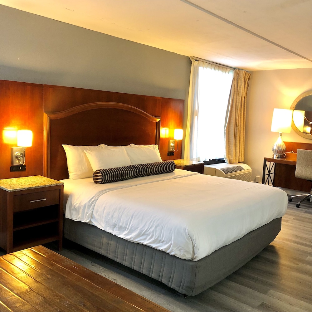 The Grand Hotel Spindletop - photo 37