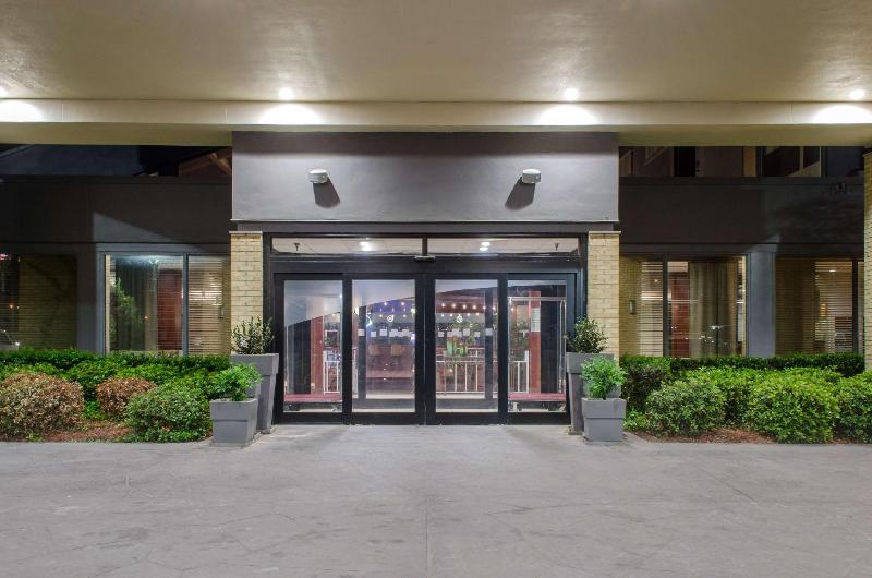 Ramada by Wyndham Shreveport Airport - photo 8