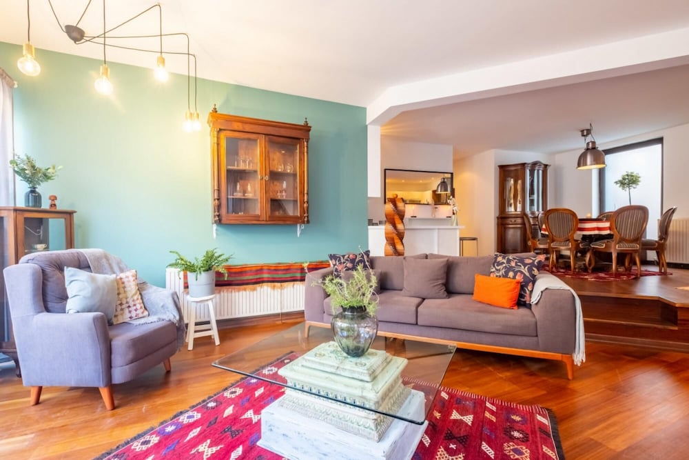 Missafir Flat With Terrace Near Istiklal Street — 4-Star Luxury Hotel in Istanbul, Turkey