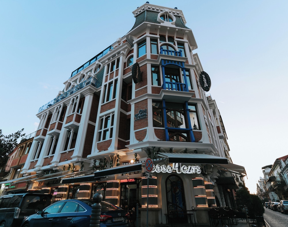 Hotel Old Town Batumi - carbon neutral hotel in Batumi