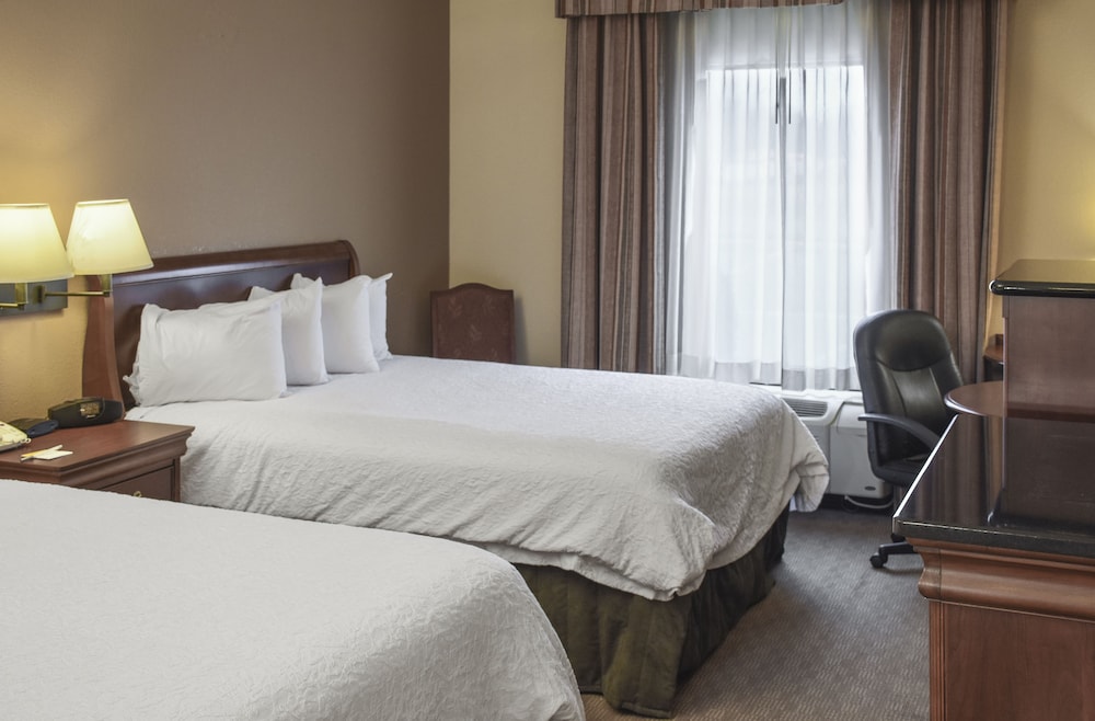 Hampton Inn & Suites Youngstown Canfield - photo 9