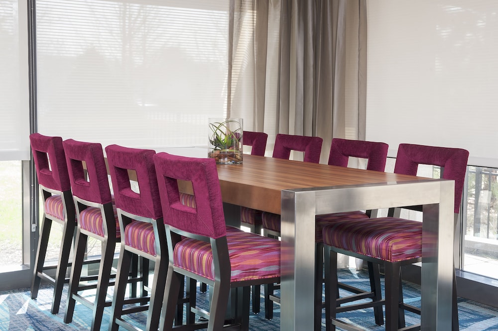 SpringHill Suites Chicago O'Hare by Marriott - photo 42