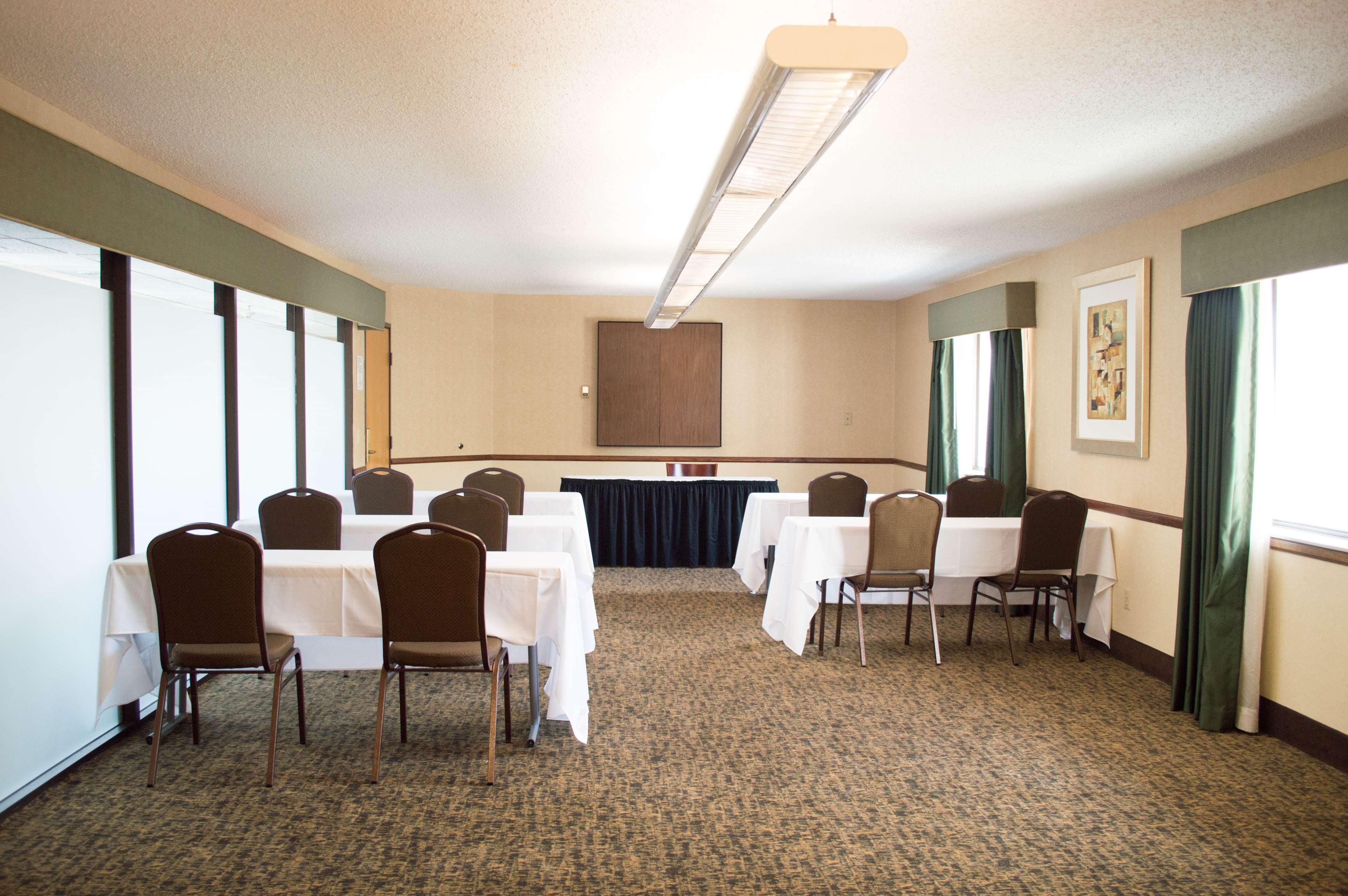 Radisson Hotel Detroit Farmington Hills - photo 29