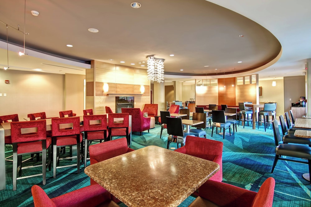 SpringHill Suites by Marriott Fresno - photo 39