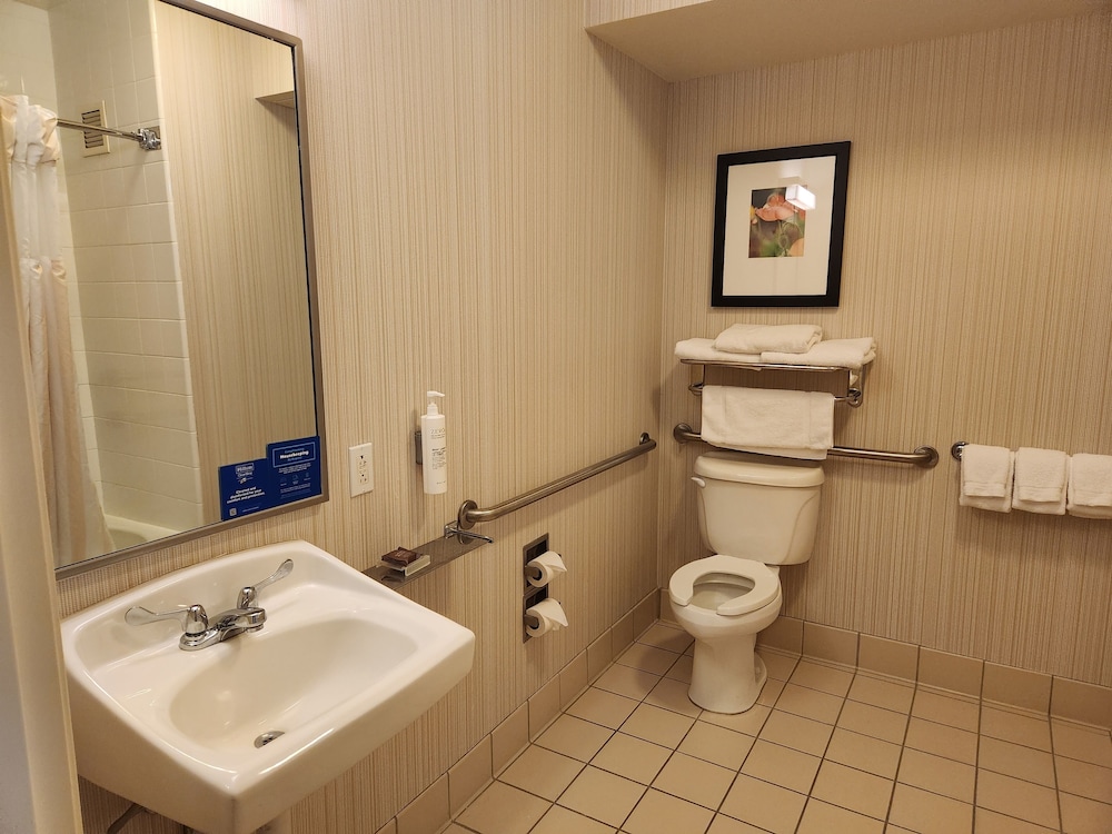 Hilton Garden Inn Redding - photo 37