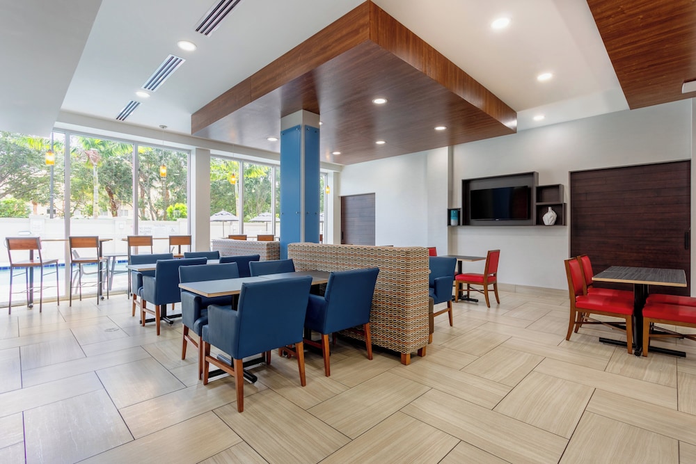 Holiday Inn Express & Suites Miramar - photo 33