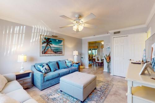 2BR townHome with Pool and Walking trails in Marco Island, United States