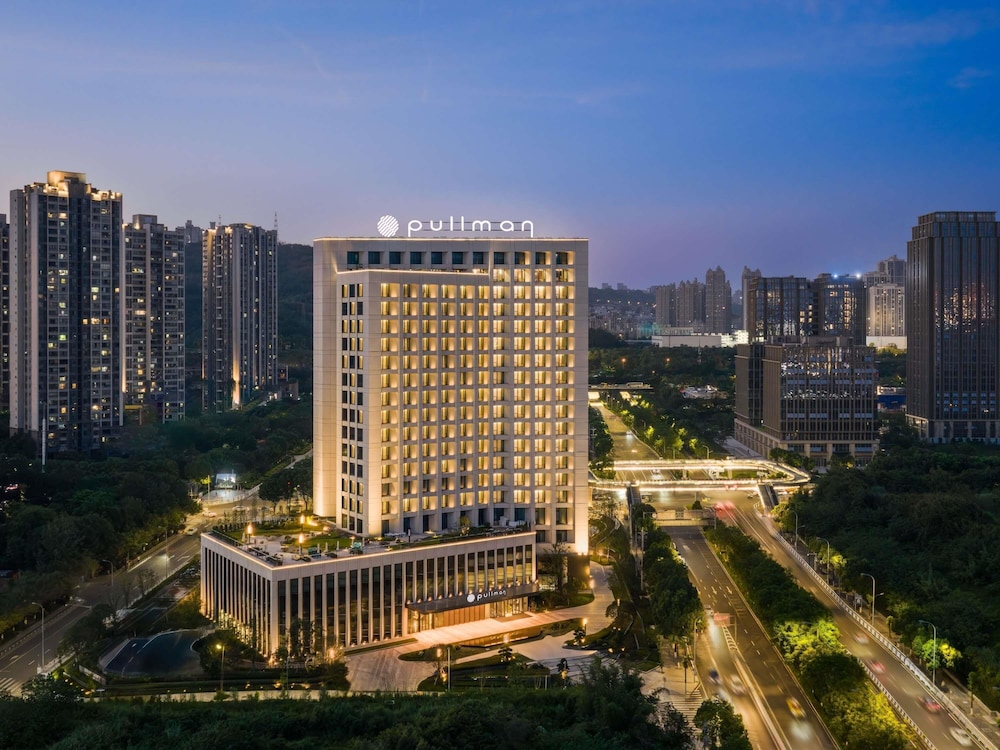 Pullman Chongqing Xiyue — 5-Star Luxury Hotel in Chongqing, People's Republic of China