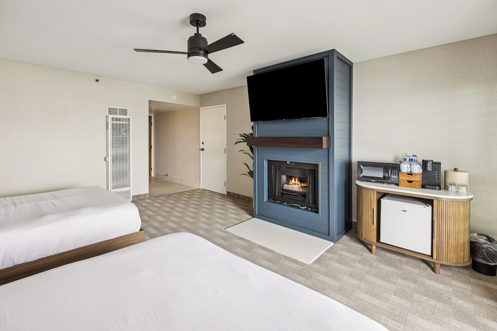 456 Embarcadero Inn & Suites — Morro Bay — photo 2
