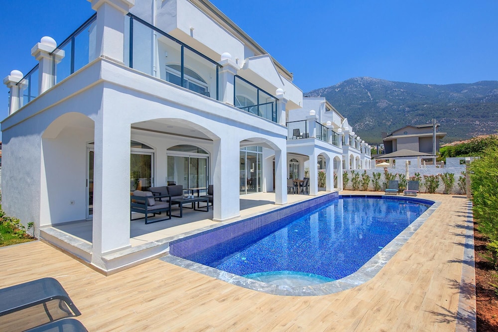 Orka World Villa 2 in Oludeniz — 4-Star Luxury Hotel in Fethiye, Turkey