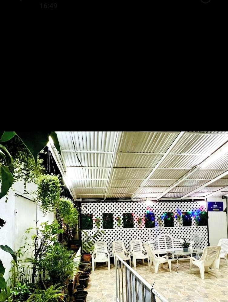 Ree House@Soi Cowboy Asoke Bts Mrt
