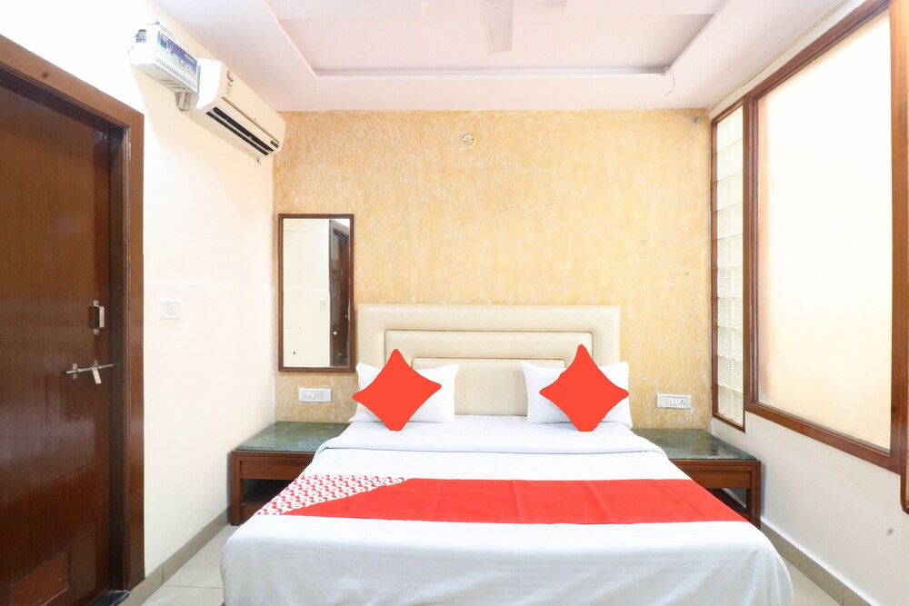 Hotel Agarwal Palace & Restaurant Walkable Distance From Agra Cantt Railway Station