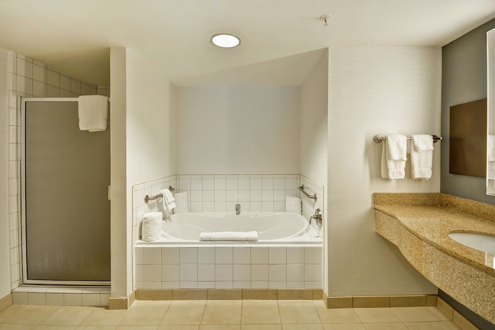 Hilton Garden Inn Gulfport Airport - photo 24
