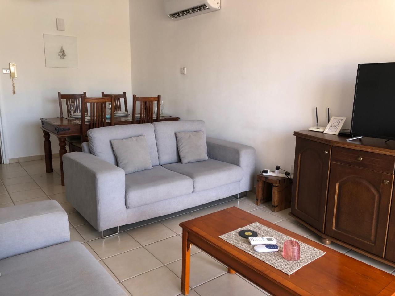 Kings Palace Stylish 2 bed apartment with sea views