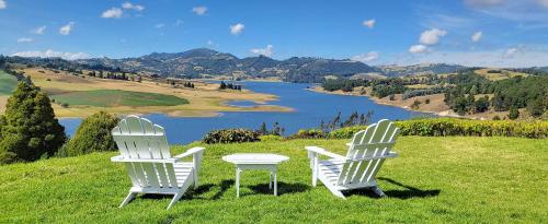 Mágica CASA FINCA represa del Sisga wi fi tv BBQ — 4-Star Luxury Hotel in Choconta, Colombia