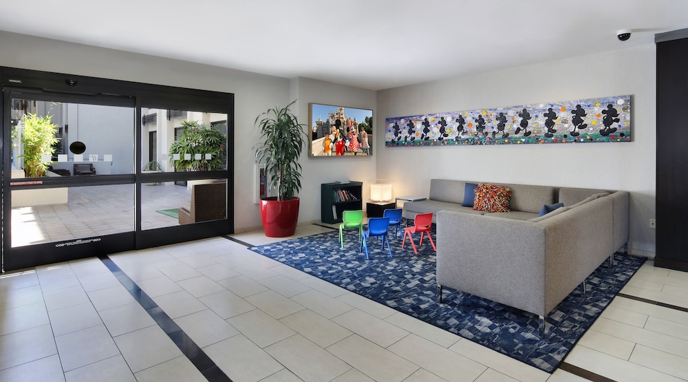 Holiday Inn Hotel & Suites Anaheim by IHG - photo 33
