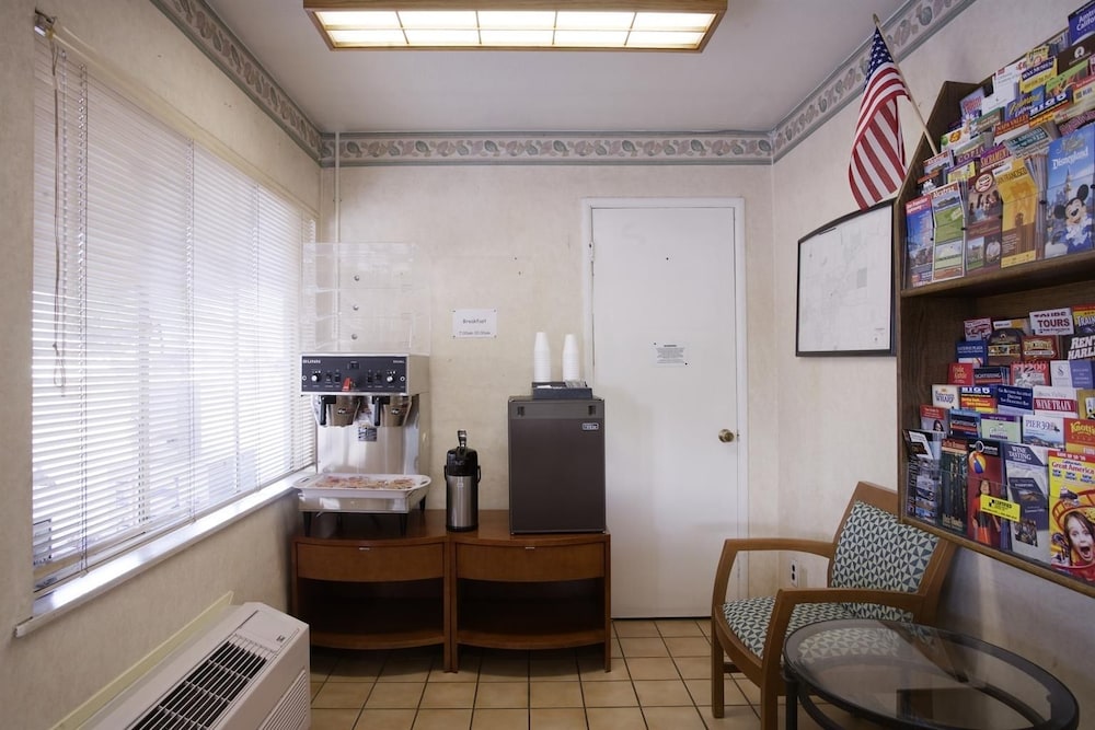 Americas Best Value Inn Livermore - photo 14