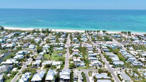 A Place in Paradise Unit B in Anna Maria, United States