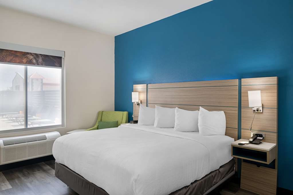 Best Western Plus Executive Residency Carlsbad Hotel - photo 15