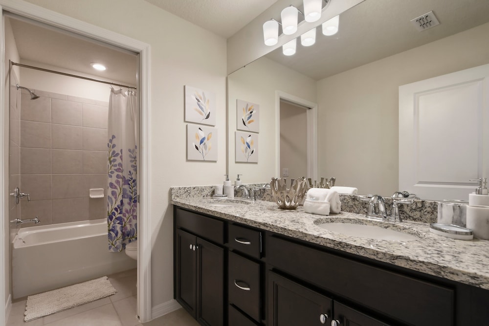 Relax in Style Pool Resort Amenities Near Disney - photo 29