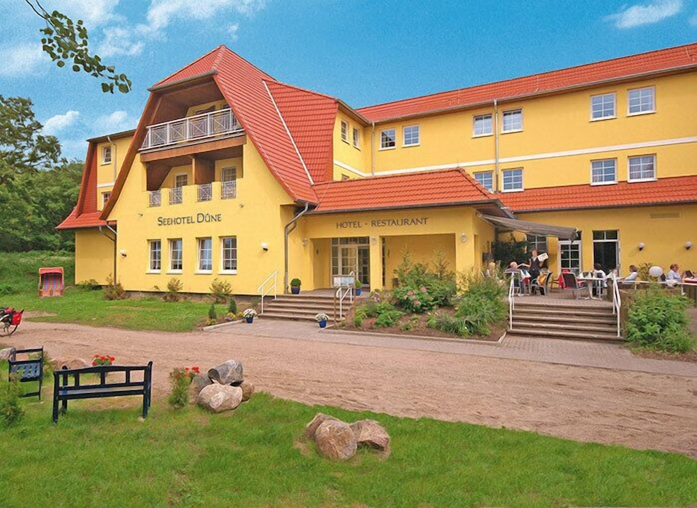 Seehotel Düne - carbon neutral hotel in Seeheilbad Graal-Mueritz