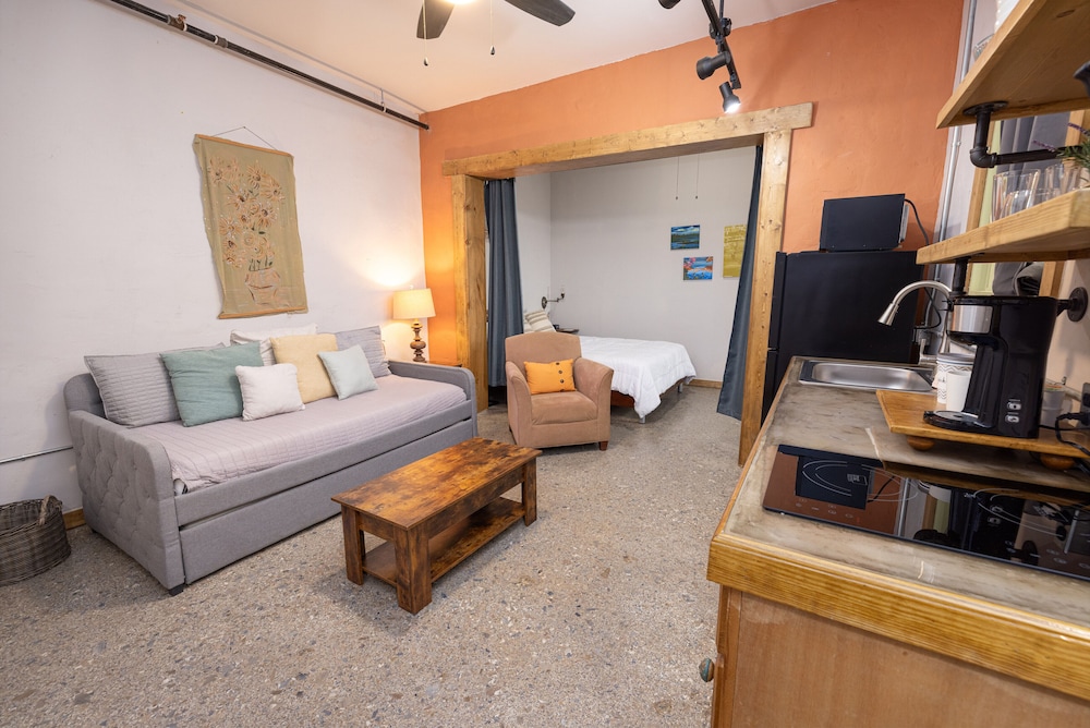 Hartwell Suites - photo 18