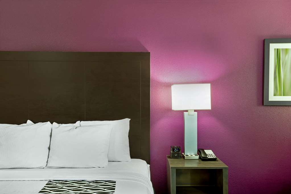 La Quinta Inn & Suites by Wyndham Columbus MS - photo 22