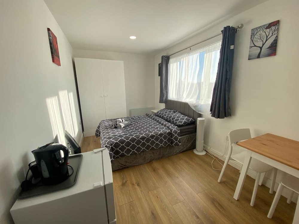 Comfortable Homely Studio Flat In Wembley 20720765 — Wembley