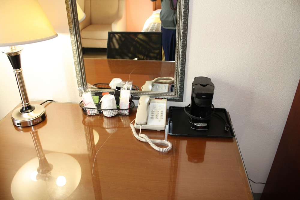 Executive Inn and Suites Wichita Falls - photo 17