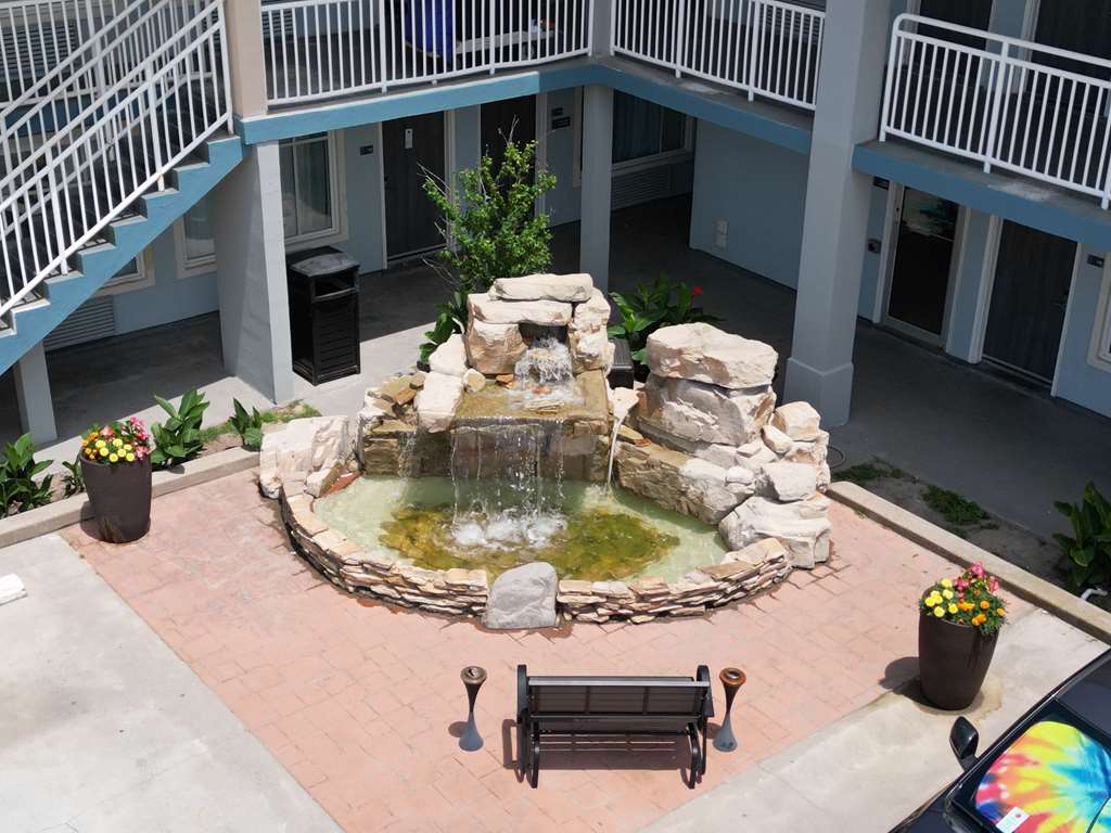 Best Western Plus Holiday Sands Inn & Suites - photo 41