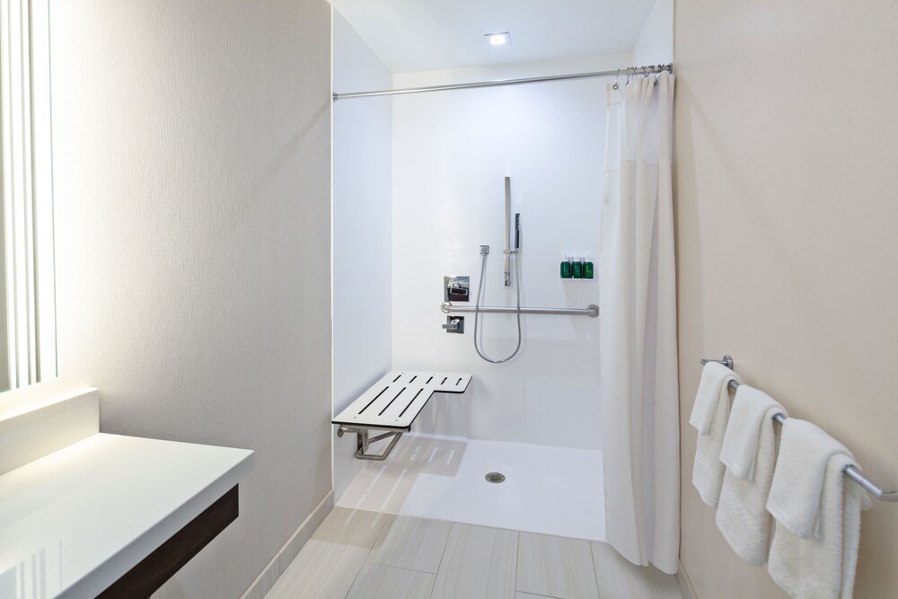 SpringHill Suites by Marriott Escondido Downtown - photo 17