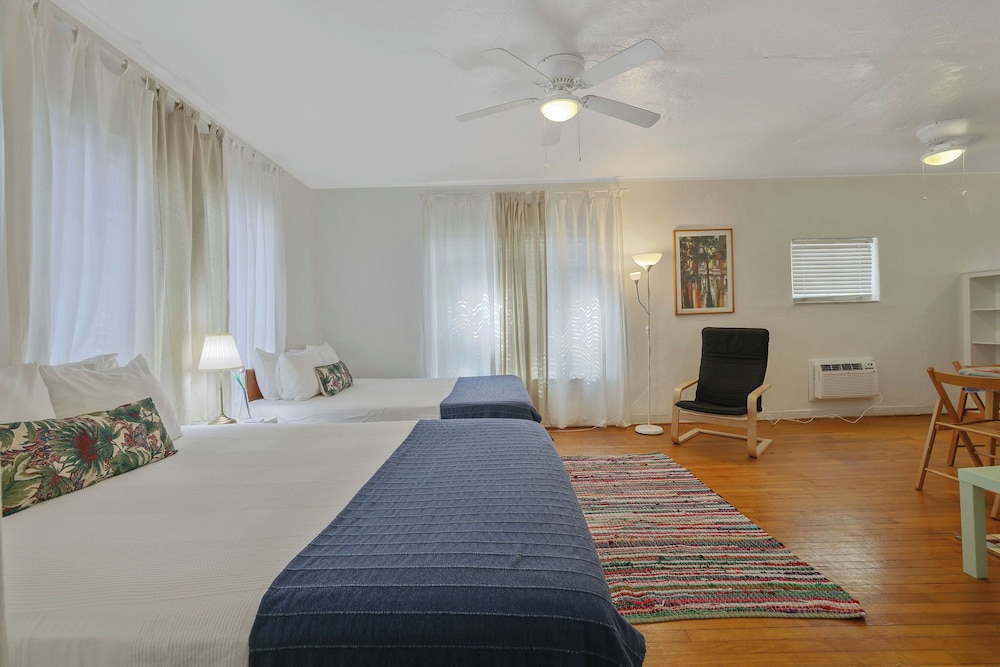 Barcelona Studios - photo 22