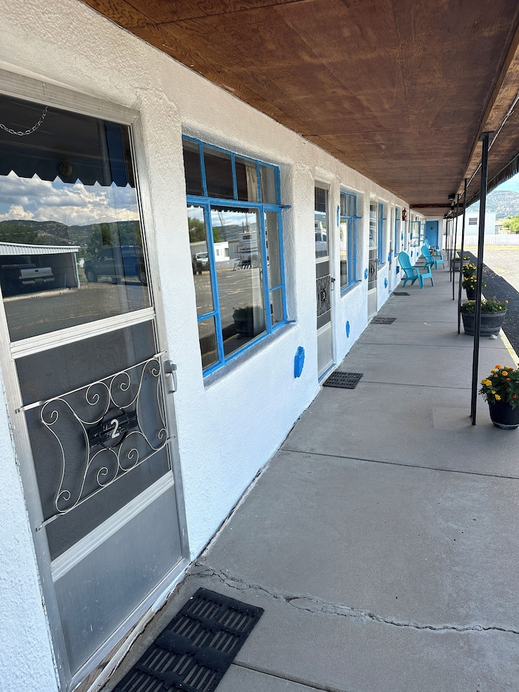 Maverick Motel and Glamp Ground - photo 41