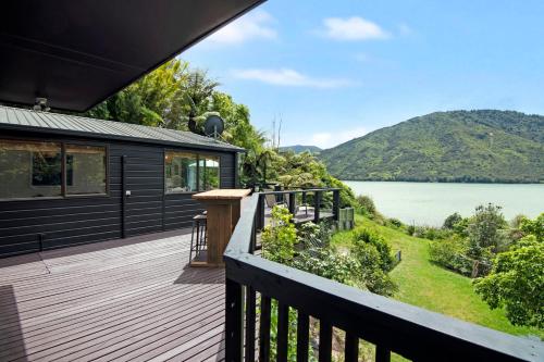 Thirsty Weta Belvue Havelock Holiday Home — 4-Star Luxury Hotel in Picton, New Zealand