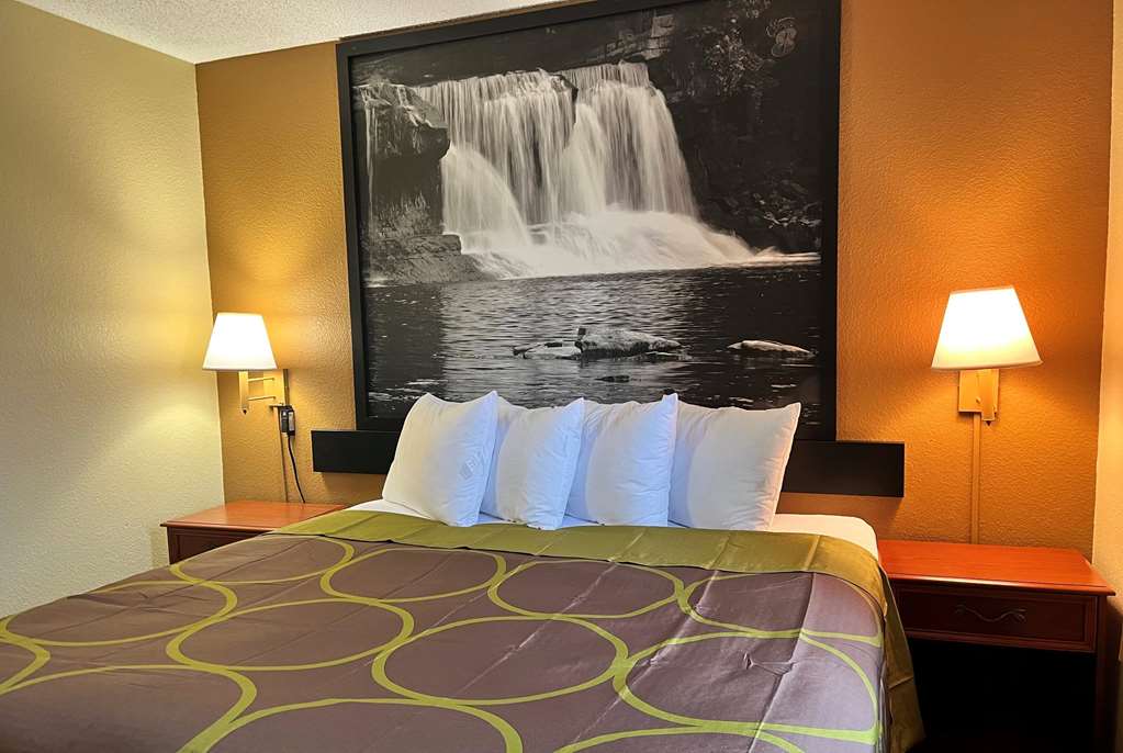 Super 8 by Wyndham Indianapolis NE Castleton Area - photo 19