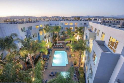 Stunning 2BD 2BTH Apt in Santa Monica — 4-Star Luxury Hotel in Los Angeles, United States