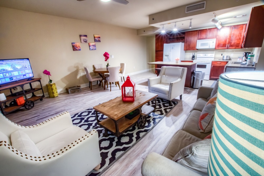 Laketown Wharf Resort by Aneliya's Rentals - photo 445