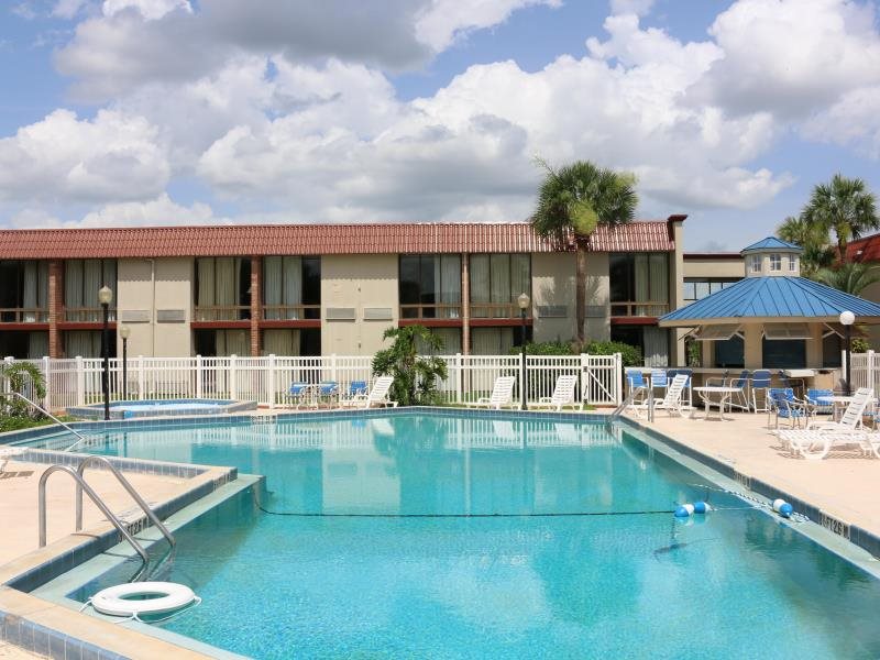 Rodeway Inn - carbon neutral hotel in Orlando