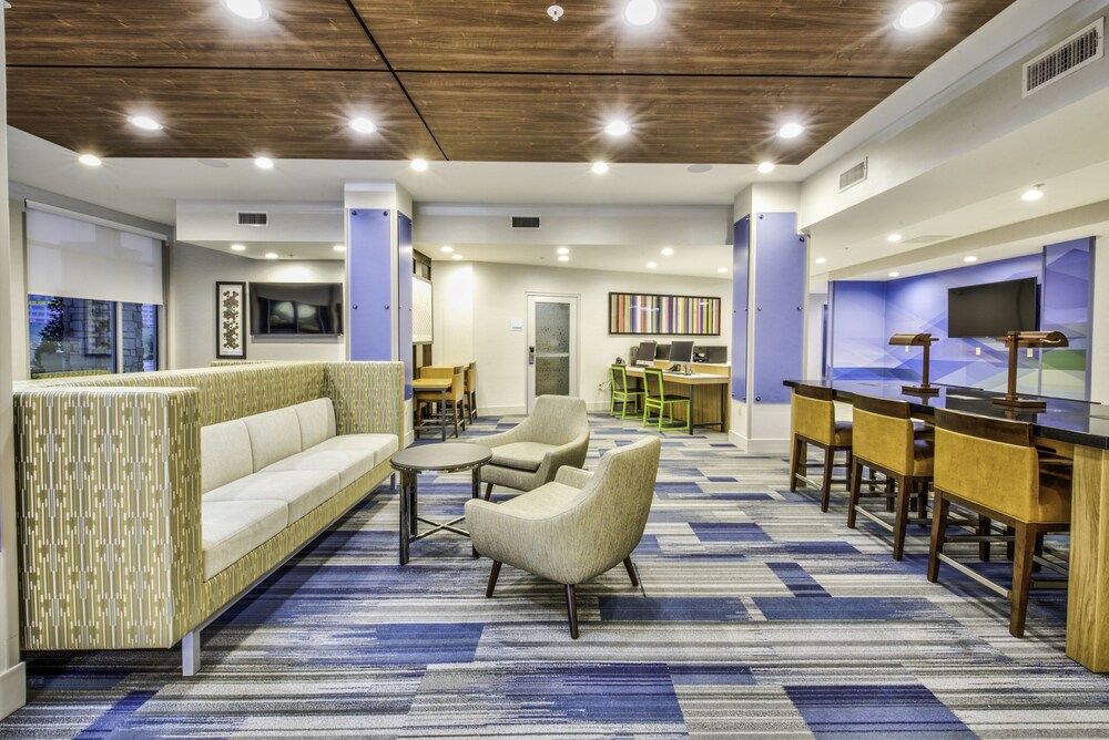 Holiday Inn Express & Suites Dallas NW Farmers Branch by IHG - photo 37